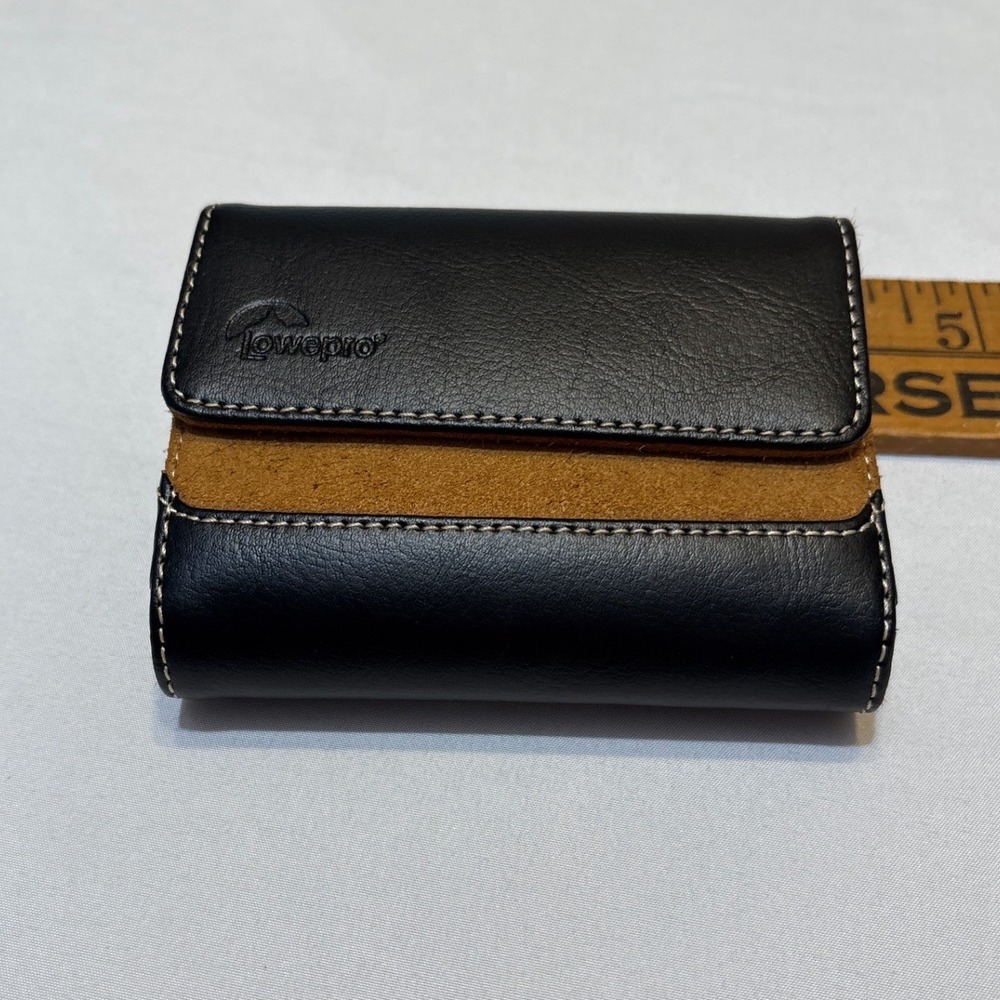 Lowepro Black Leather Tan Suede Memory Card Wallet Case Belt Loop LP137